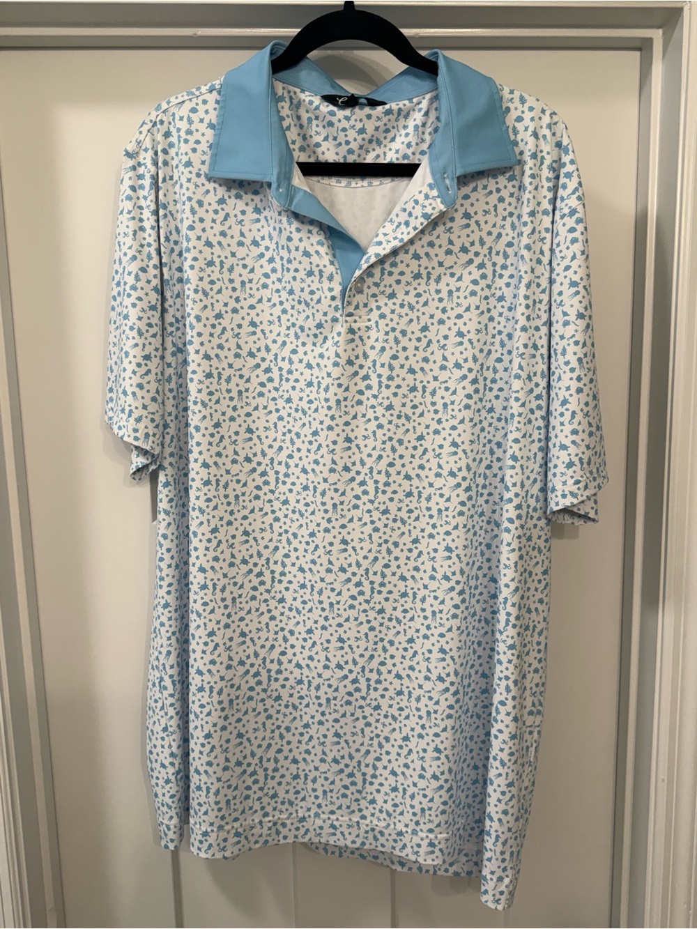 Light Blue Micro-Pattern Polo with Contrast Collar